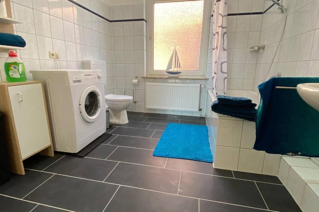 Charmante Altbauwohnung An Der Kesselschleuse 2 Emden Kültér fotó