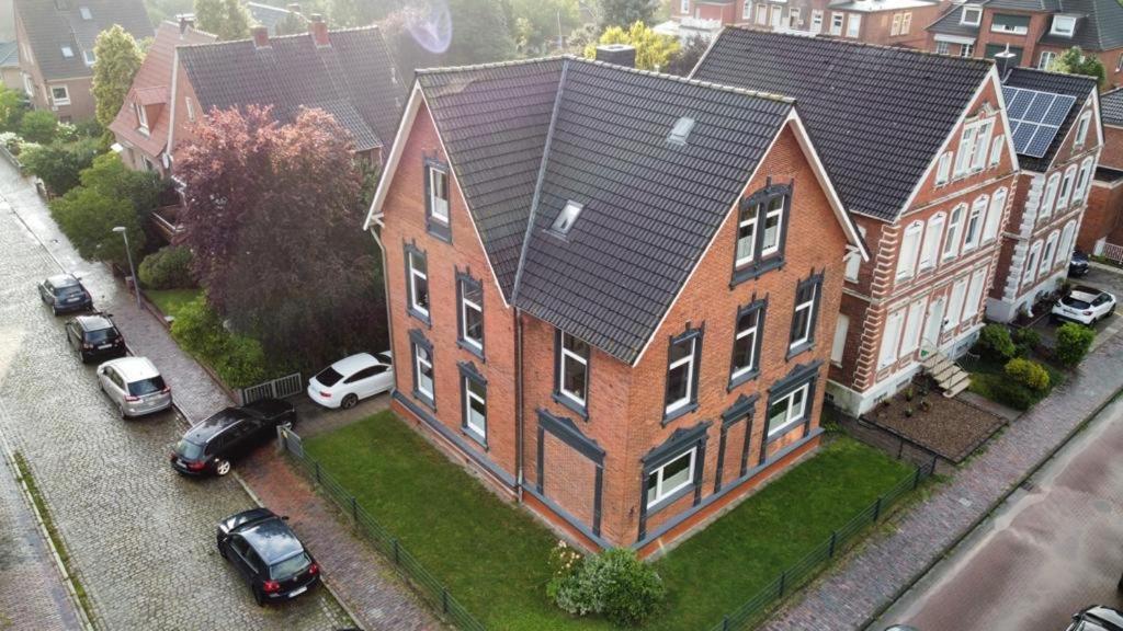Charmante Altbauwohnung An Der Kesselschleuse 2 Emden Kültér fotó